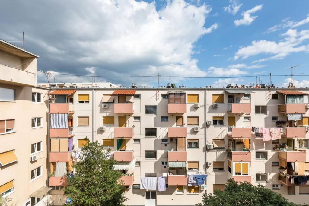 Banana Split Youth Apartment Экстерьер фото